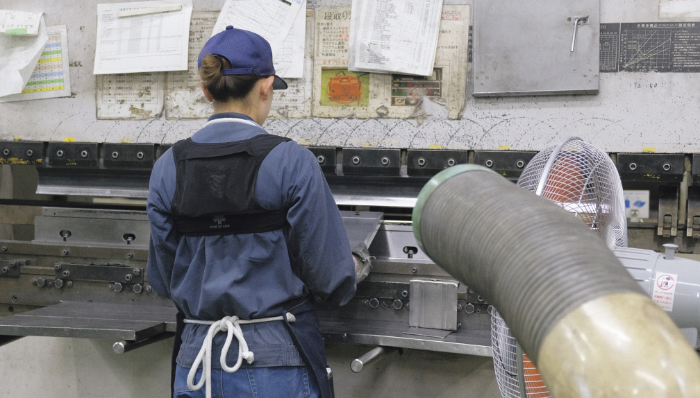 写真：超​冷感ウェア「アイストラスト」を​着用している​様子